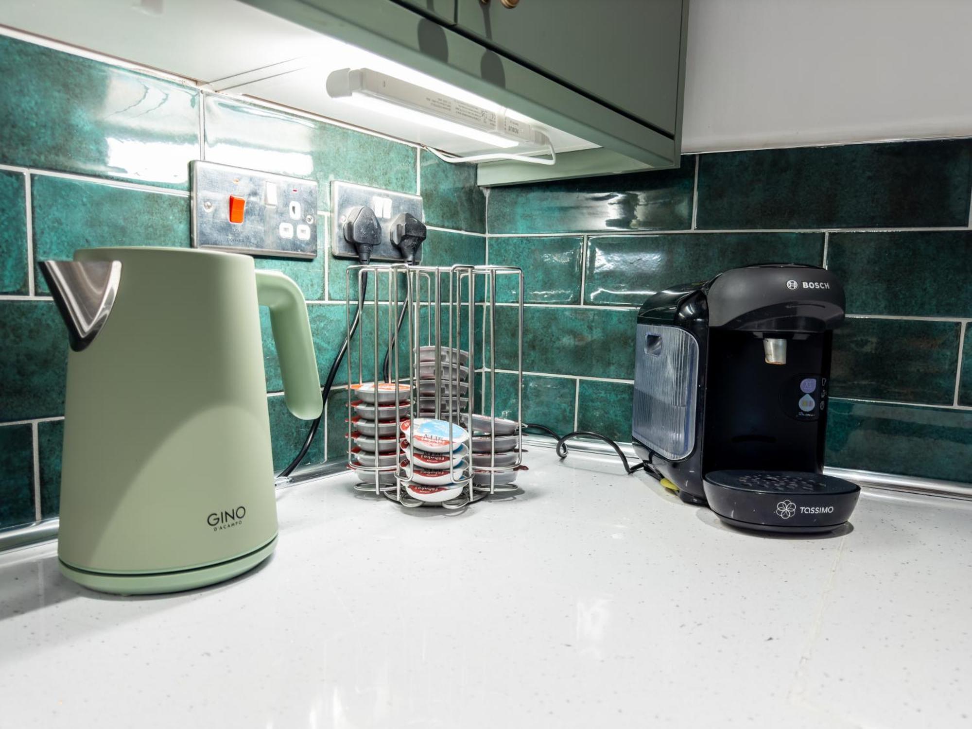 Kilex House - Monthly 3 Bed Bike Store Contractors * Bedlinog