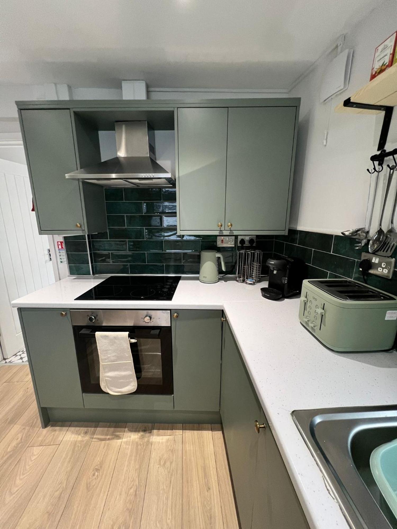 Kilex House - Monthly 3 Bed Bike Store Contractors Bedlinog