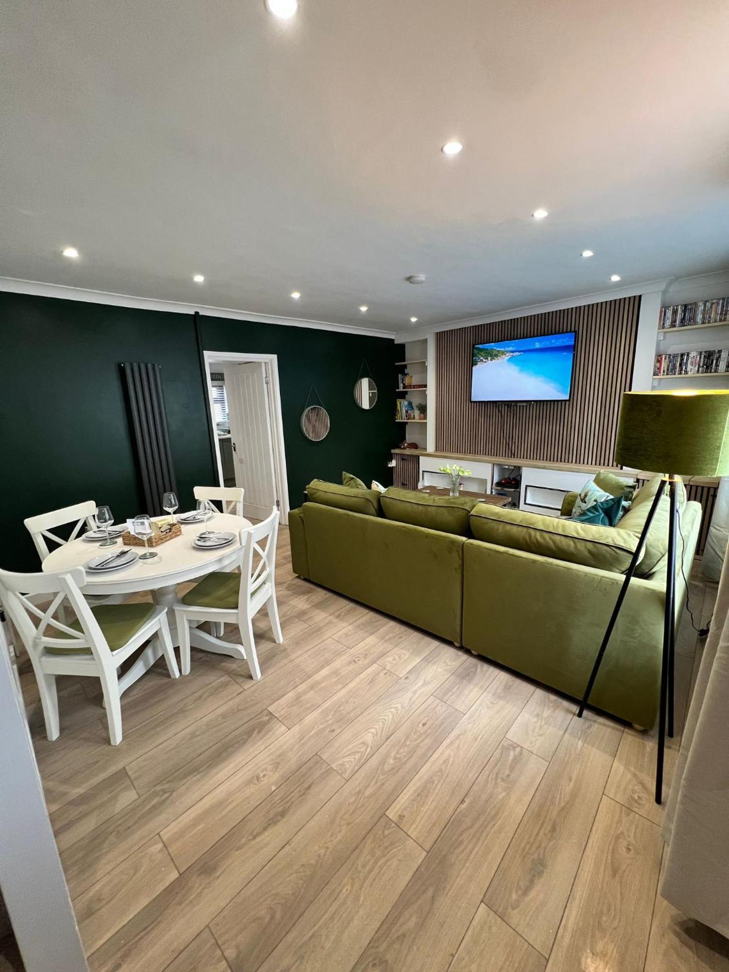 Kilex House - Monthly 3 Bed Bike Store Contractors Holiday home *